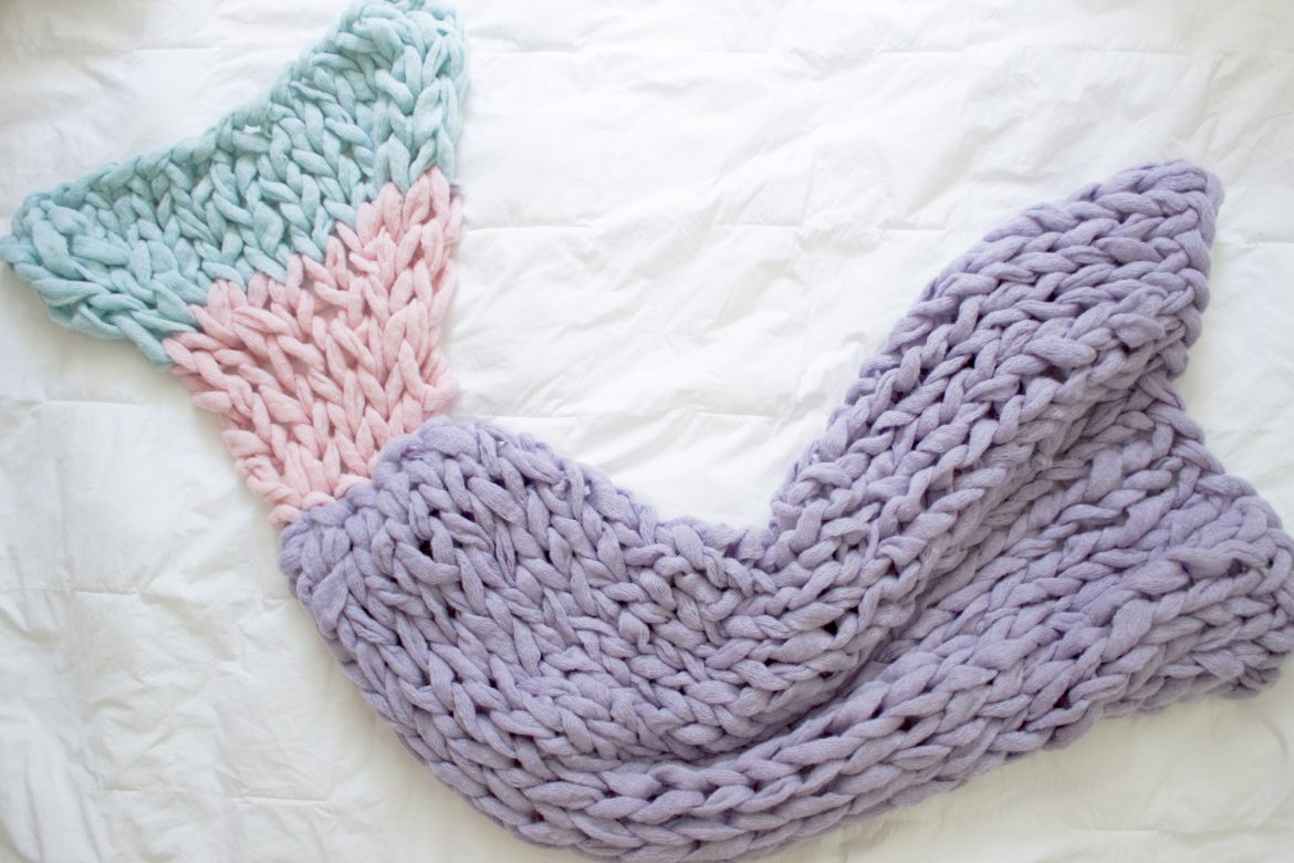 How to Arm Knit a Mermaid Blanket